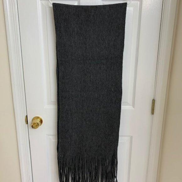 Lucky Brand gray scarf - NWT - Picture 3 of 8